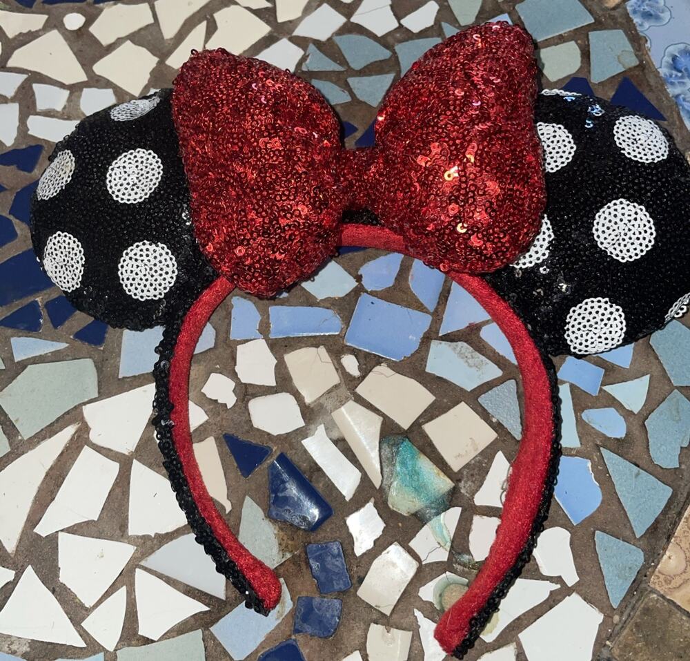 Disneyland Purchased 2024 Minnie Mouse Ears Black With White Polkadot Red Bow